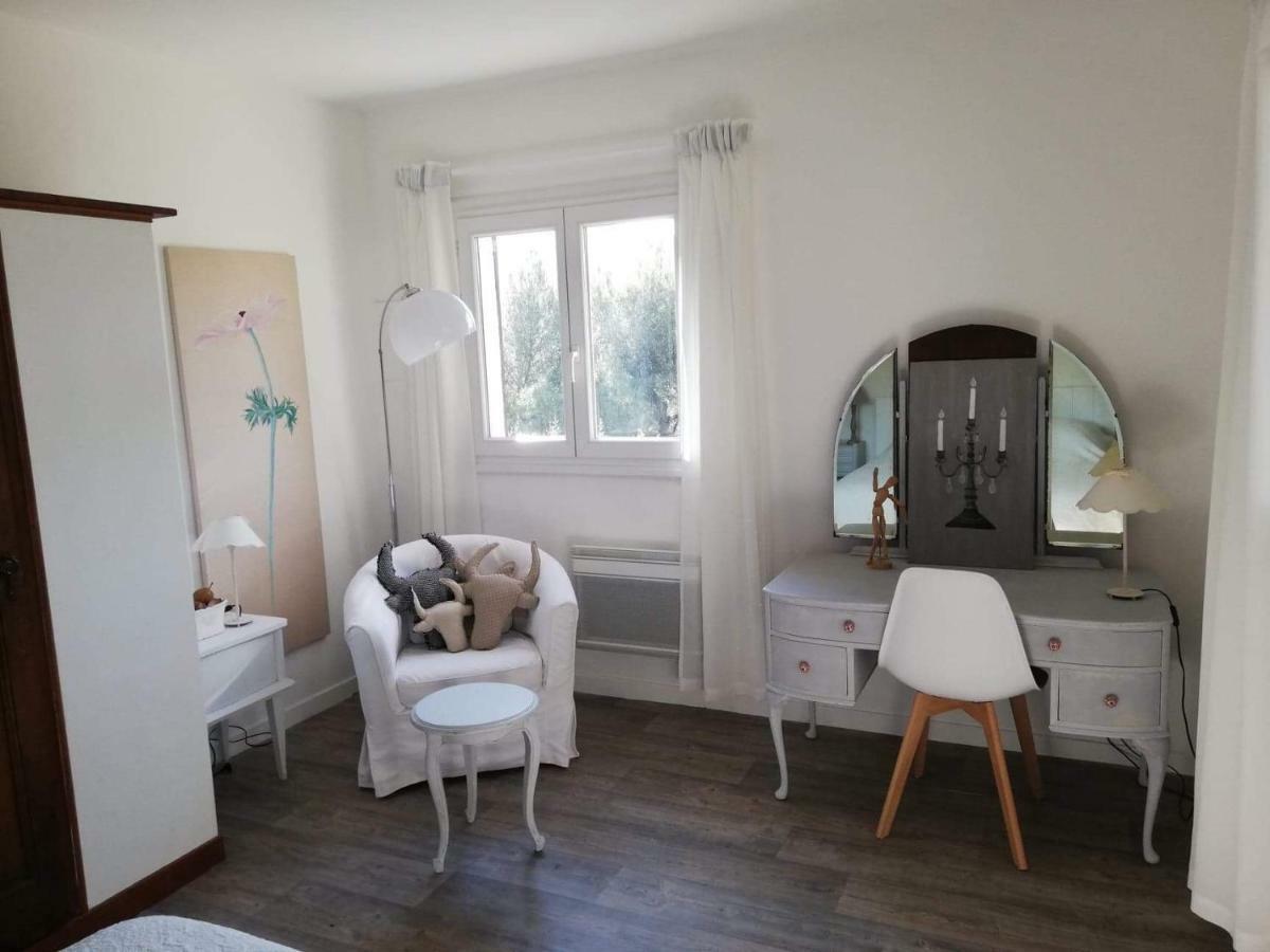 Chambre lumineuse, calme absolu Allauch Esterno foto